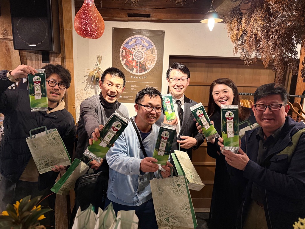 帰りには西海園二瀬社長からそのぎ茶ヌードルのお土産をいただきました
