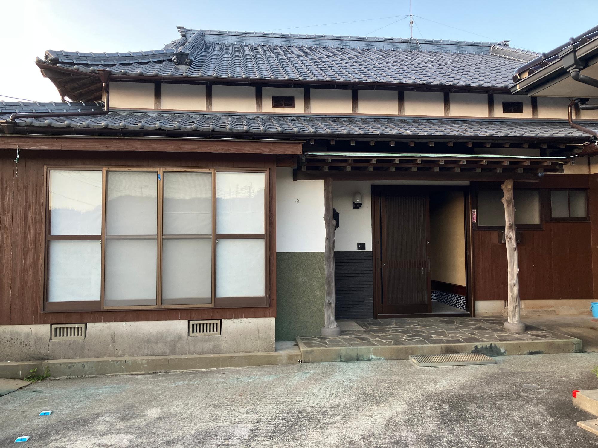 物件番号55の空き家の玄関