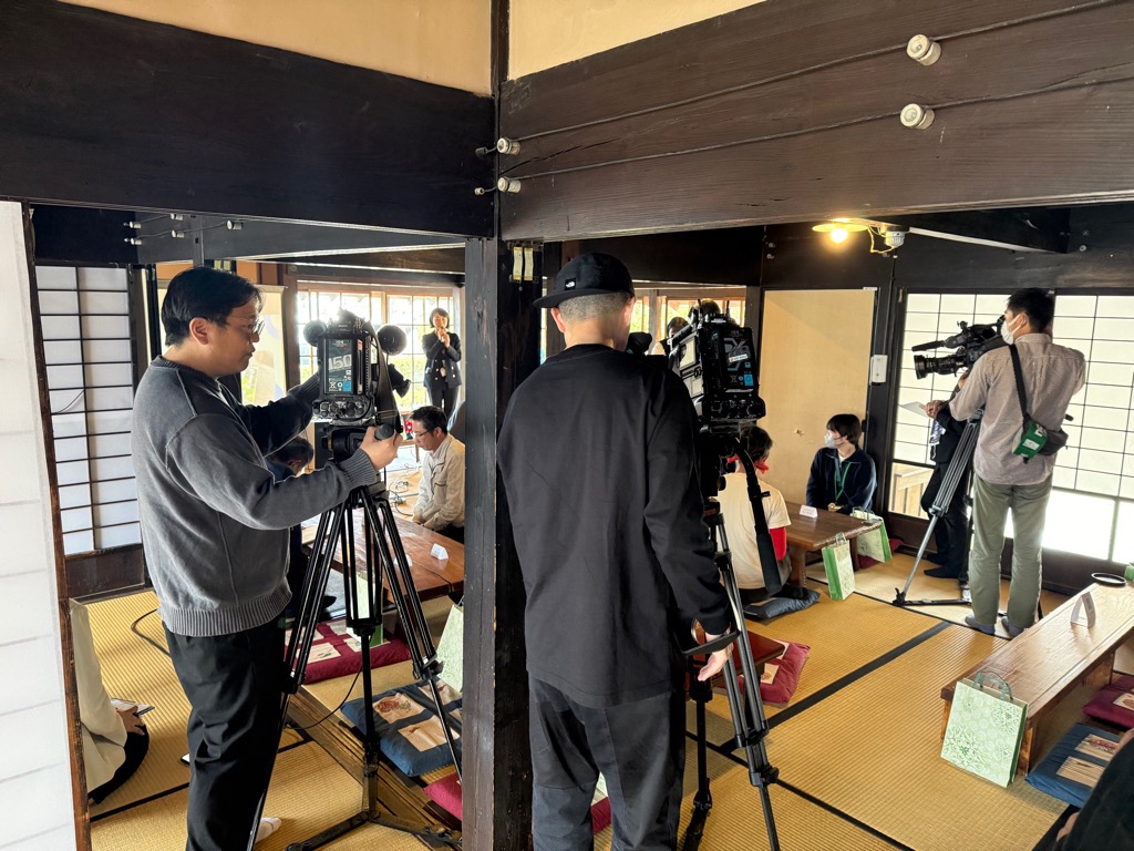 テレビ局4社、新聞1社に取材にかけつけていただきました