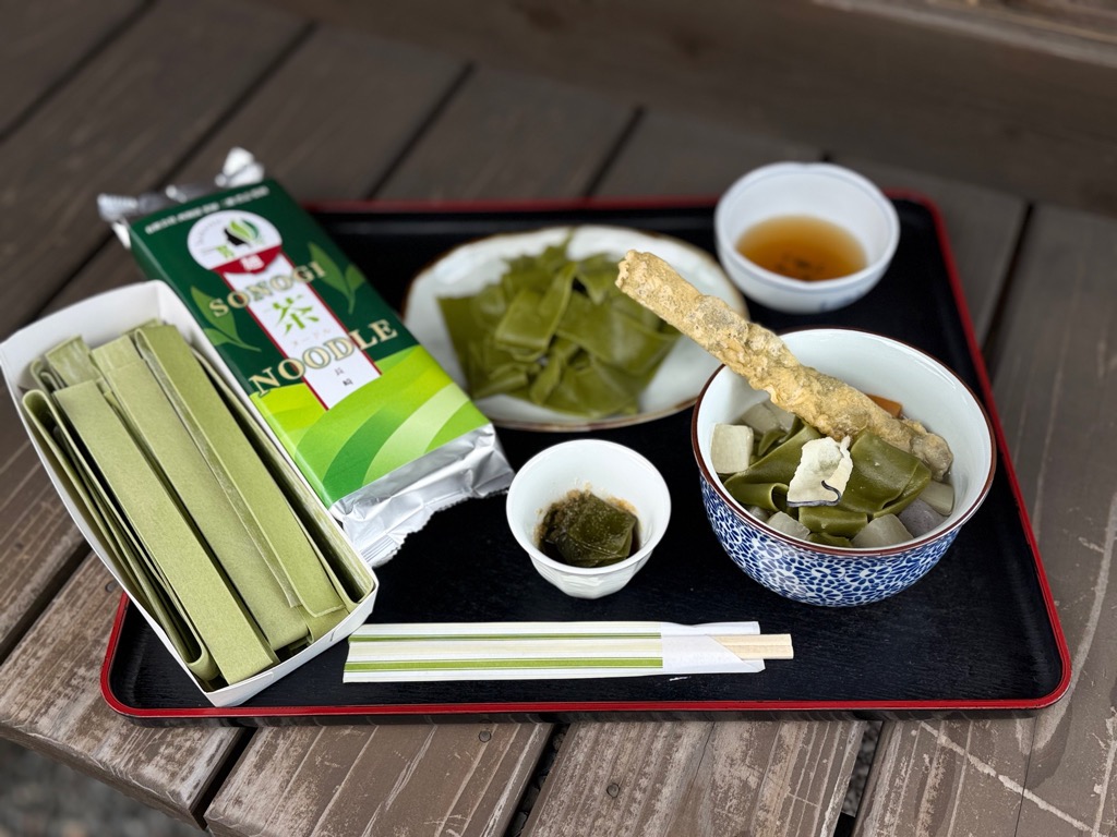 つけ麺、だご汁風、黒蜜きなこの3種類の料理がふるまわれました