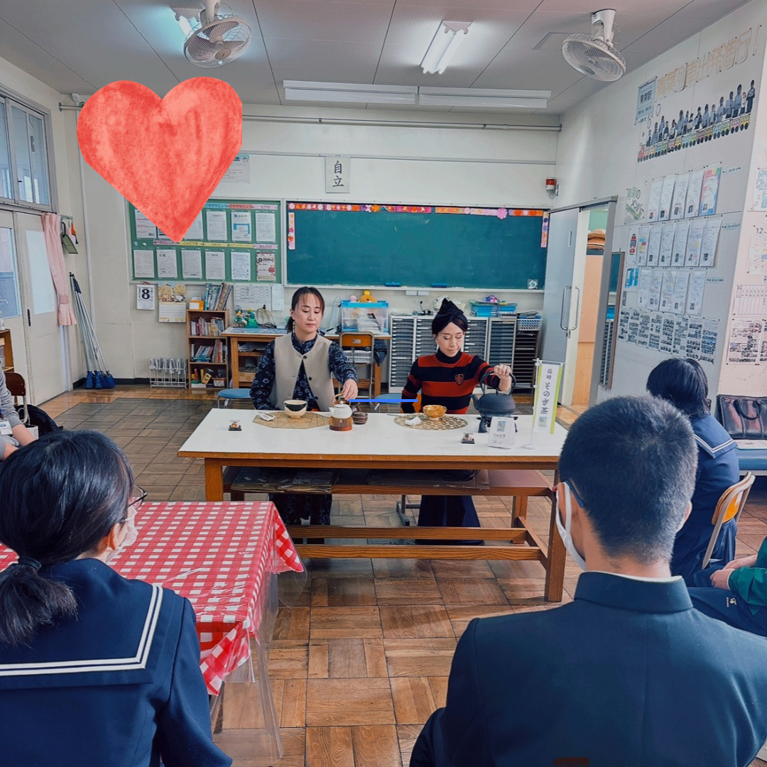 横須賀高校での茶会の様子