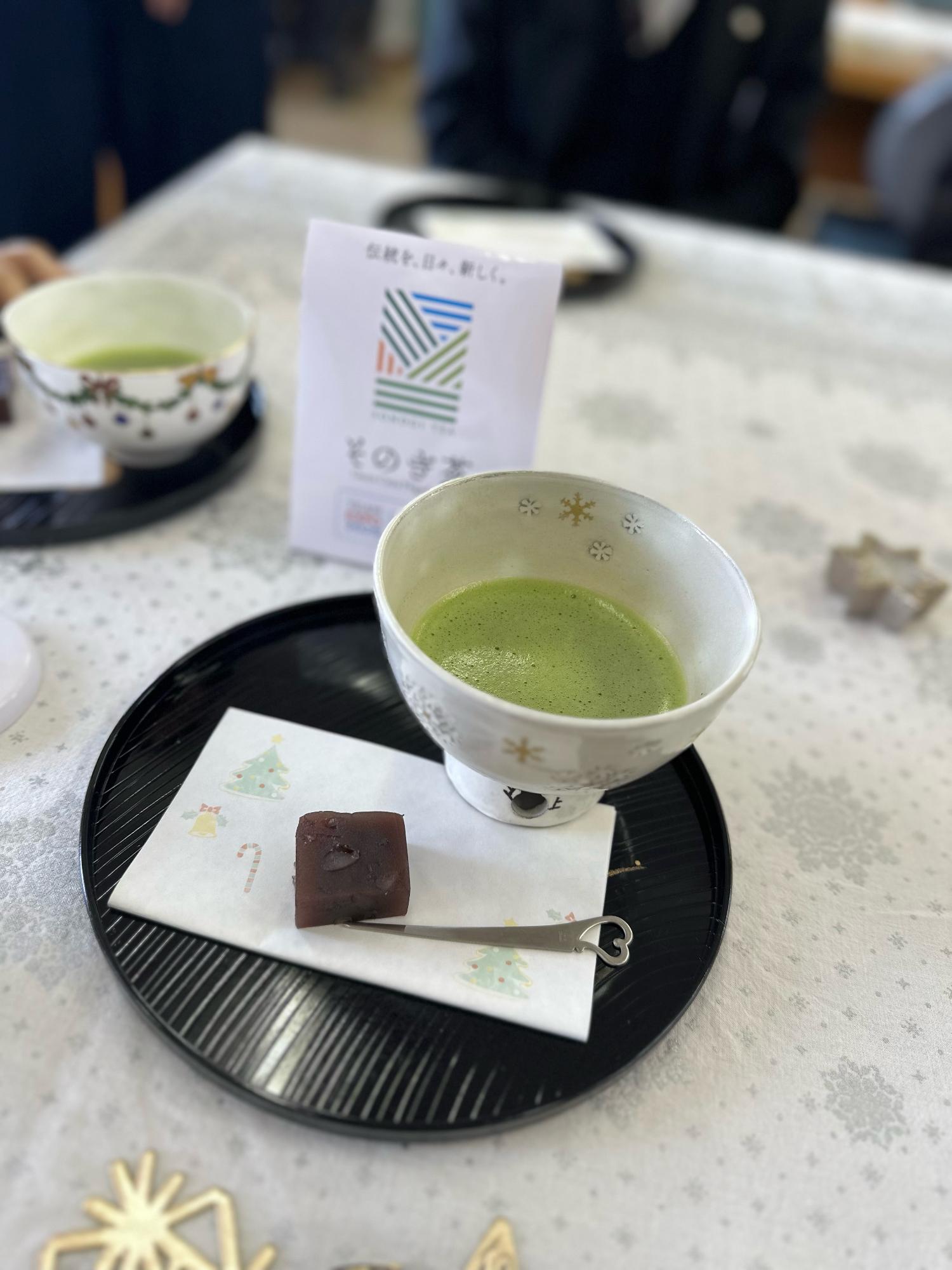 テーブルスタイル茶道椿の会ふじみ野高校の様子