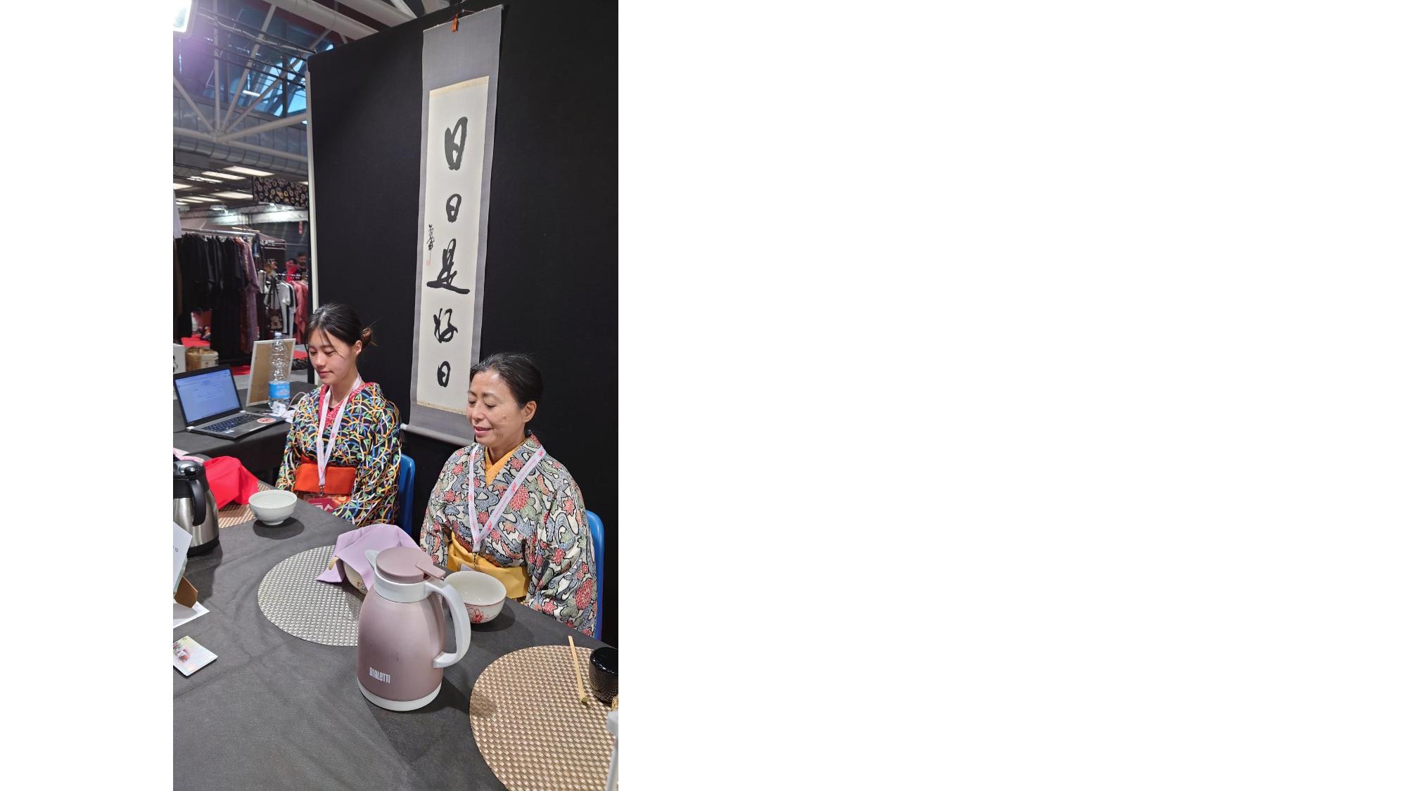 テーブルスタイル茶道椿の会ボローニャ見本市での日本茶エバンジェリストの様子
