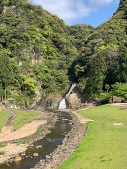 河川公園やすらぎの里の滝の写真