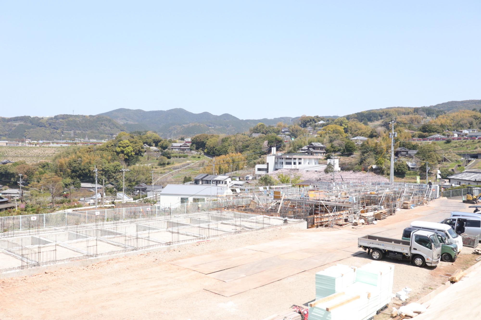 徒歩圏内にこども園や小学校、千綿支所、千綿駅がある場所です。